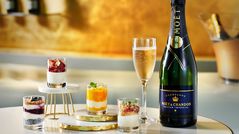 Visiting Emirates&rsquo; business class Champagne Lounge